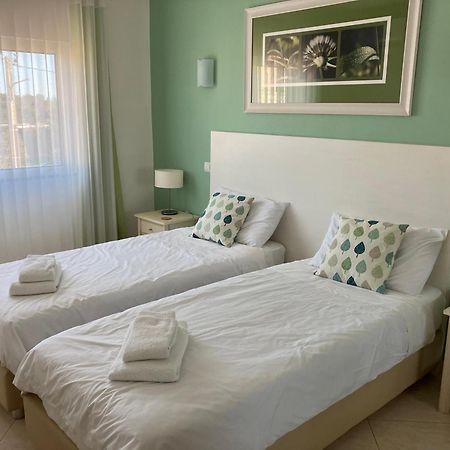 Apartamento Vila Marachique อัลวอร์ ภายนอก รูปภาพ